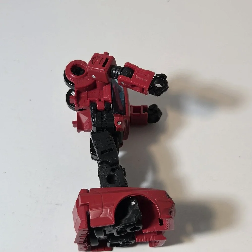 Transformers Earthrise WFC-E7 Cliffjumper deluxe missing weapons